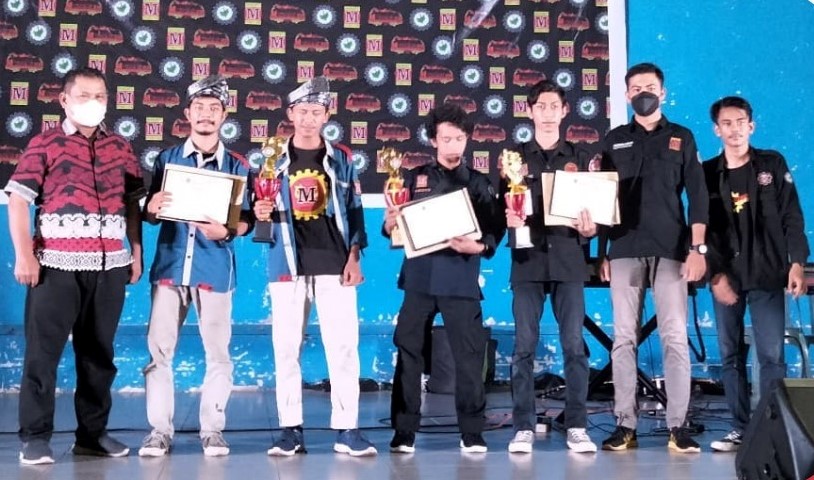 Mahasiswa Teknik Mesin UM Metro Sabet Juara 3 LKTI Nasional