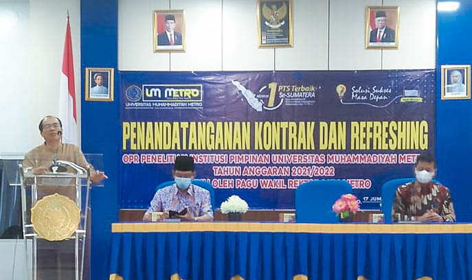 Penandatangan Kontrak dan Refreshing OPR Penelitian Institusi Pimpinan UM Metro
