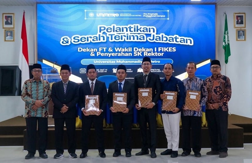 Rektor UM Metro Lantik Dekan Fakultas Teknik dan Wakil Dekan I FIKES, Sekaligus Serahkan SK Kepala Lembaga Bahasa