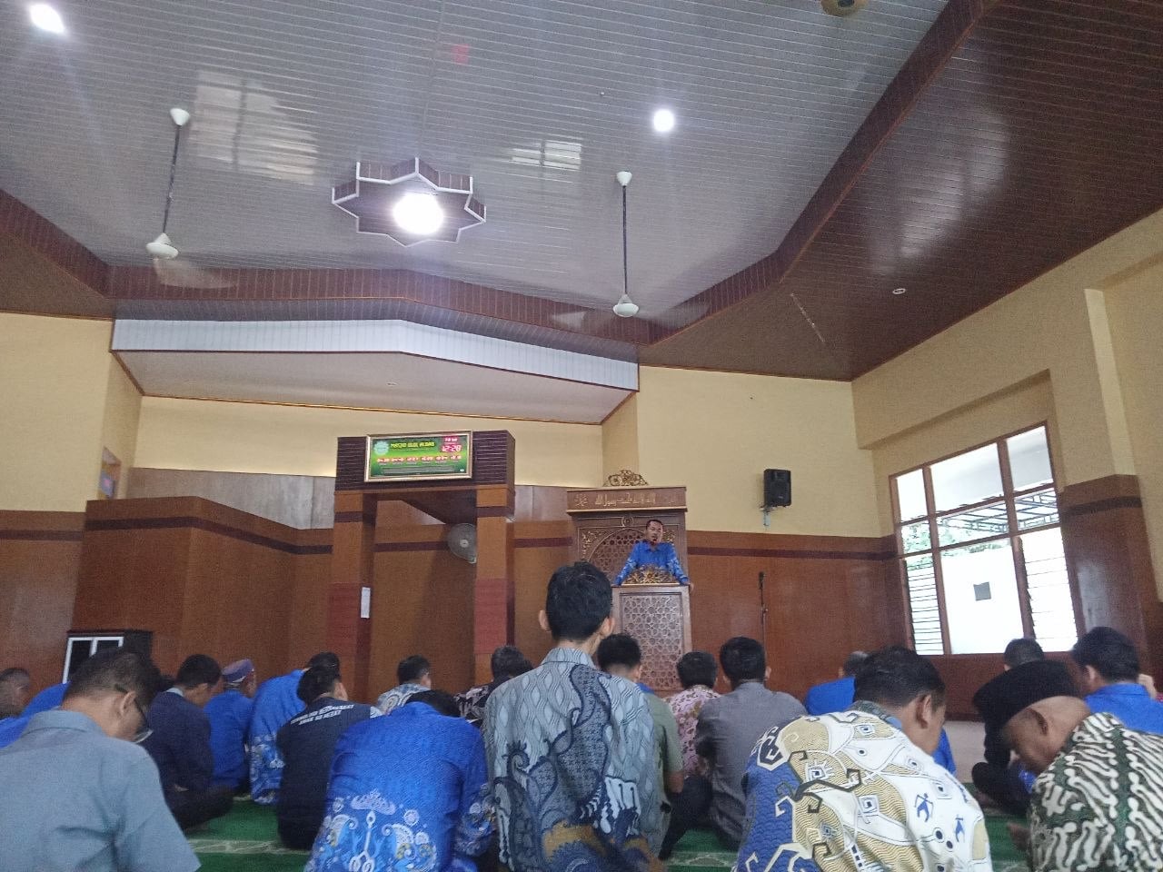 Belajar dari Hujan, Dr. Mokhammad Samson Fajar Ajak Sivitas Akademika UM Metro Menebar Kesejukan dan Menumbuhkan Potensi