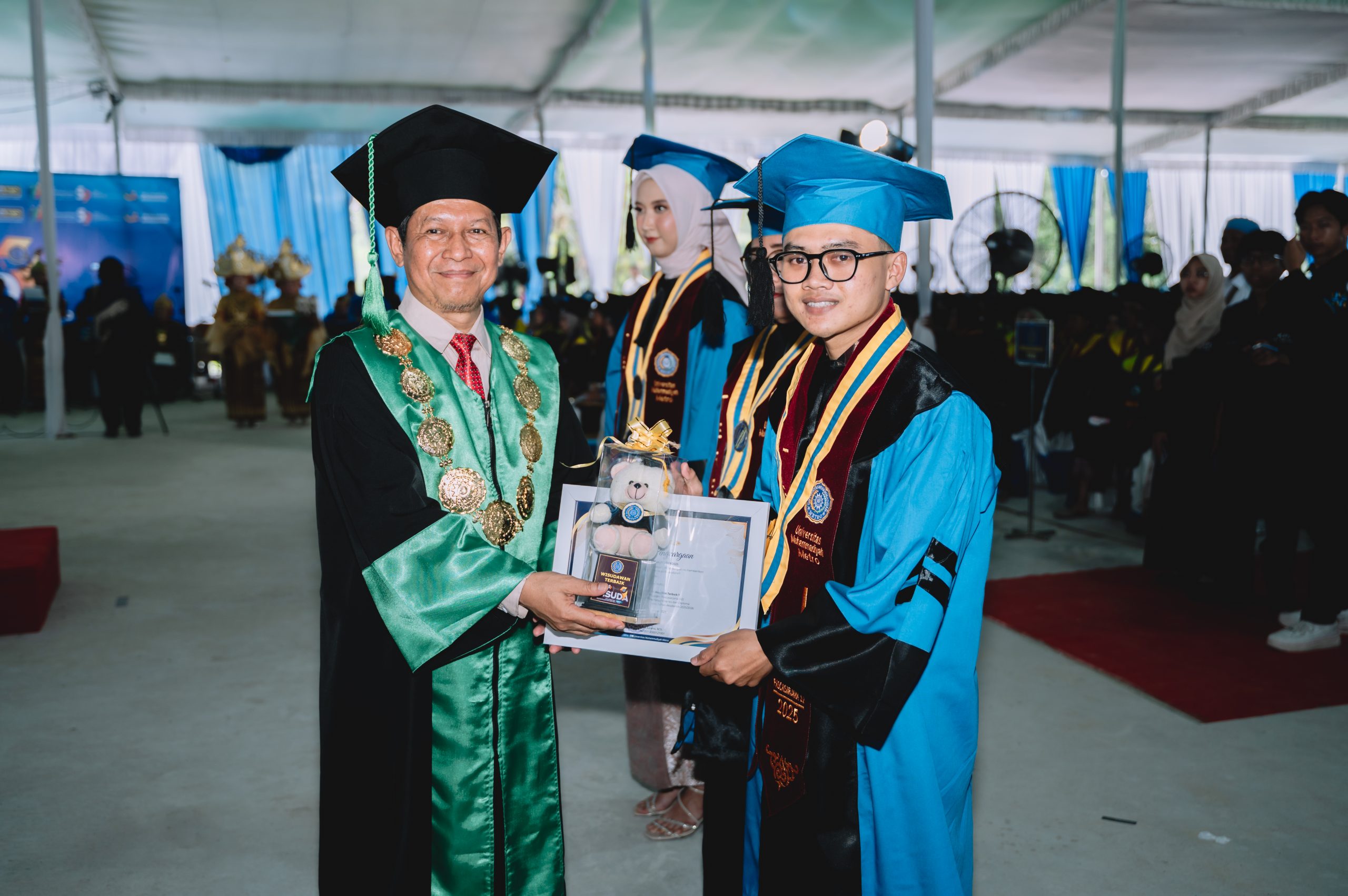 Dari Desa Menembus Panggung Akademik: Kisah Perjuangan Akhmad Syaferi, Wisudawan Terbaik Pascasarjana UM Metro dengan IPK Tertinggi