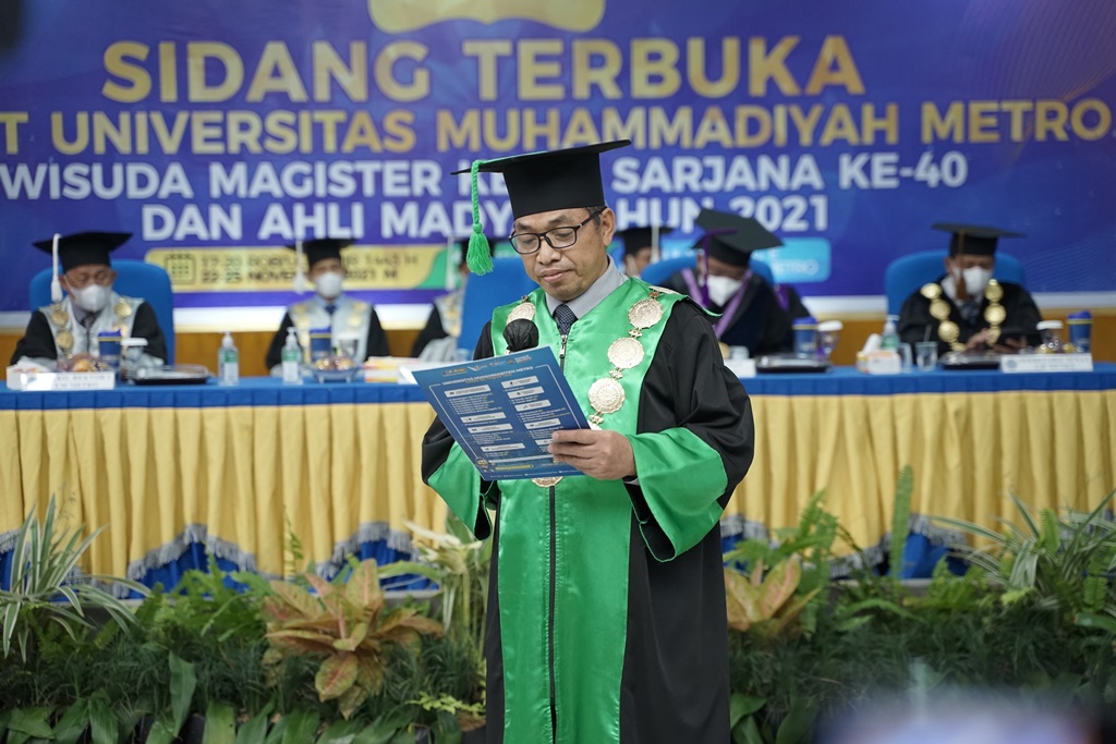 Pewisudaan FKIP, Rektor UM Metro Bacakan Puisi Haru "Pahlawan Tanpa Tanda Jasa"