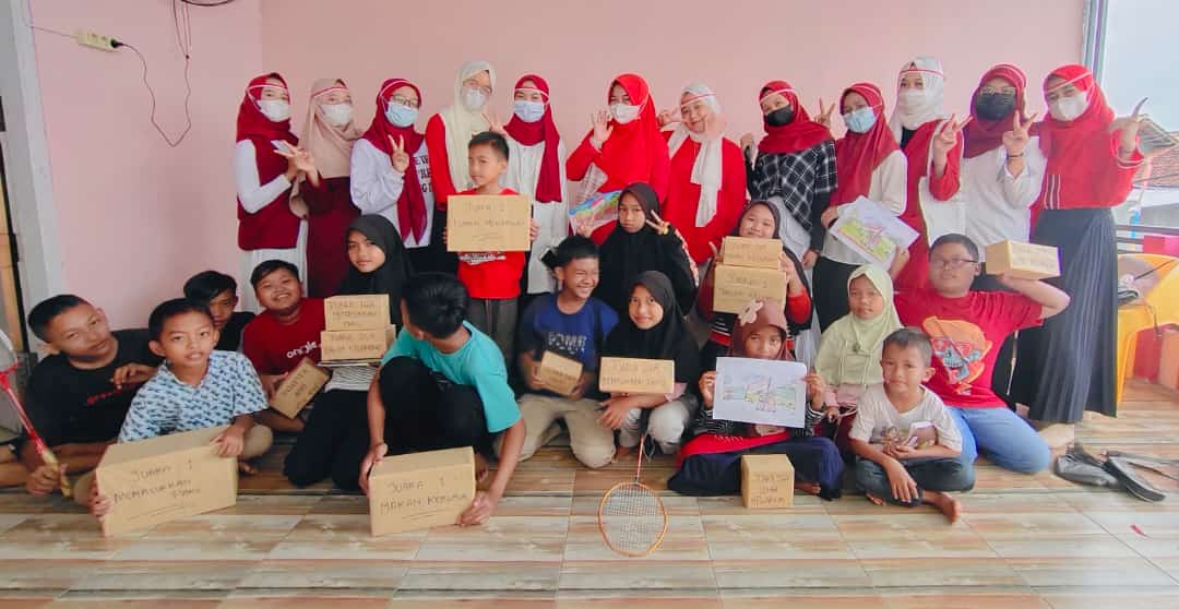 Peringati Dirgahayu RI, Pusat Kerja Sama dan KUI Gandeng Mahasiswa PBI Gelar Berbagai Lomba Tradisional