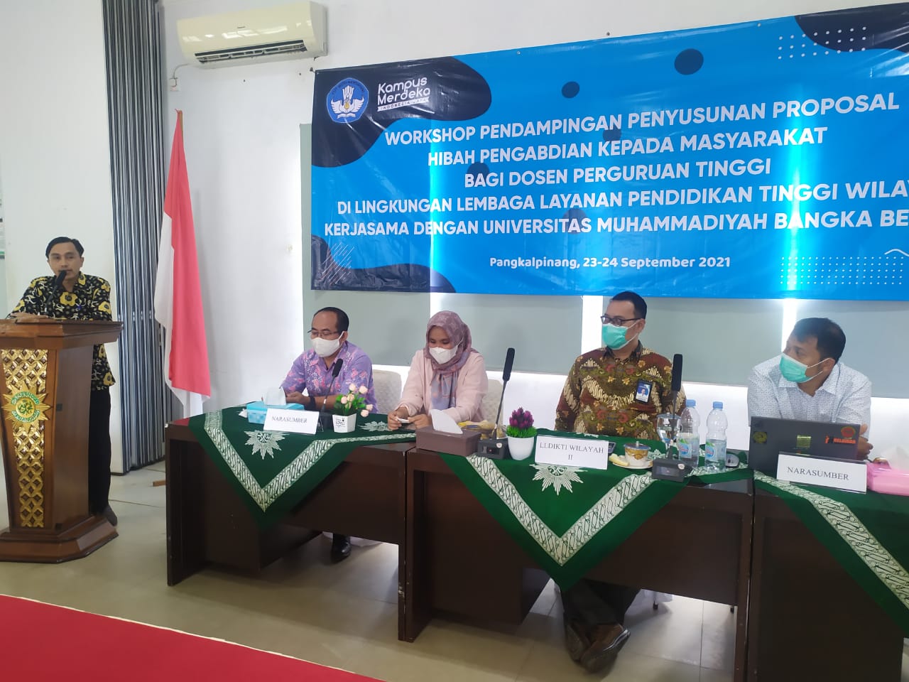 Nedi Hendri Beri Tips dan Trik Penyusunan Proposal Hibah Pengabdian kepada Masyarakat di UM Bangka Belitung