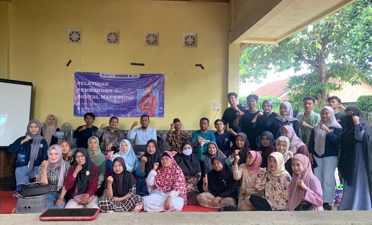 Tim PPK ORMAWA HMA Beri Pelatihan Digital Marketing dan Pembukuan Keuangan di Pasar Kreatif Ganjar Agung Jouodiharjo (PARGOY) Metro