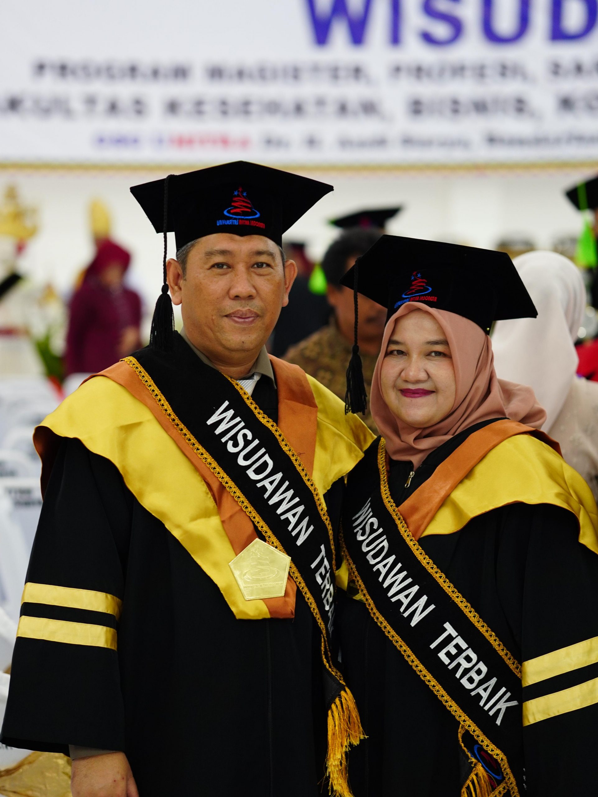 Wakil Rektor III UM Metro Jadi Wisudawan Terbaik dengan IP 3,93