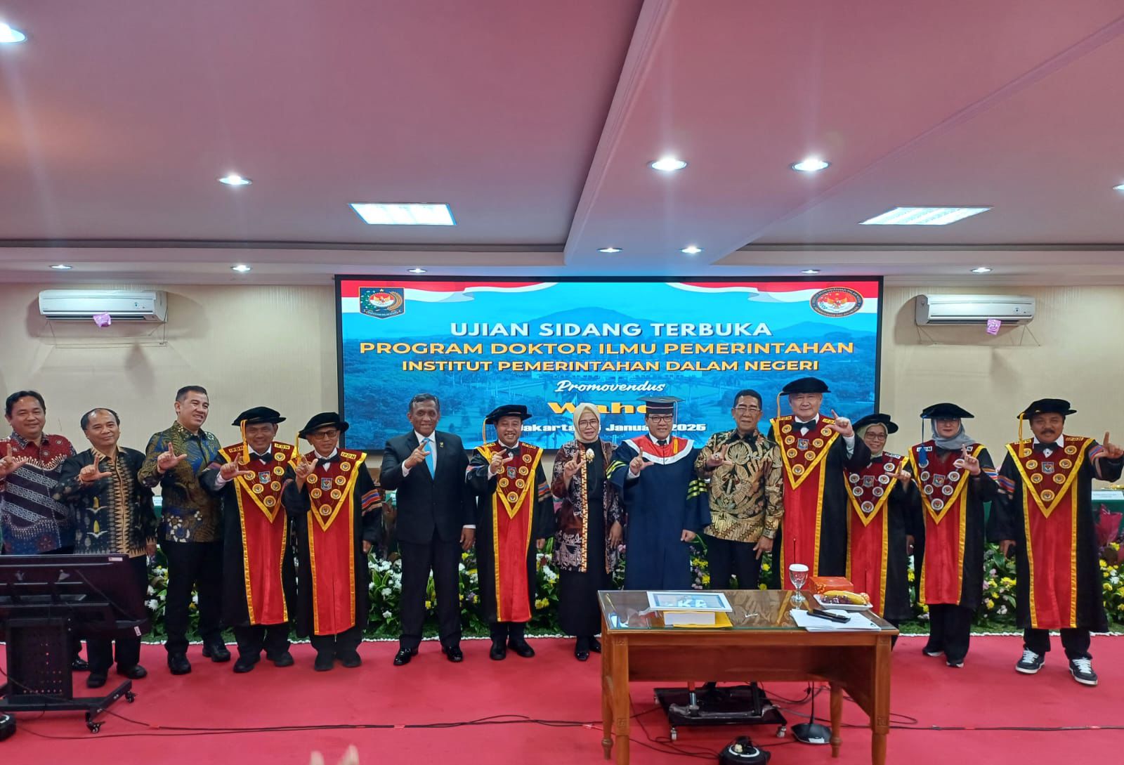 Wakil Rektor IV UM Metro Hadiri Sidang Promosi Doktor Ilmu Pemerintahan Dr. dr. Drs. Med. H. Wahdi, Sp.OG (K)., S.H., M.H.