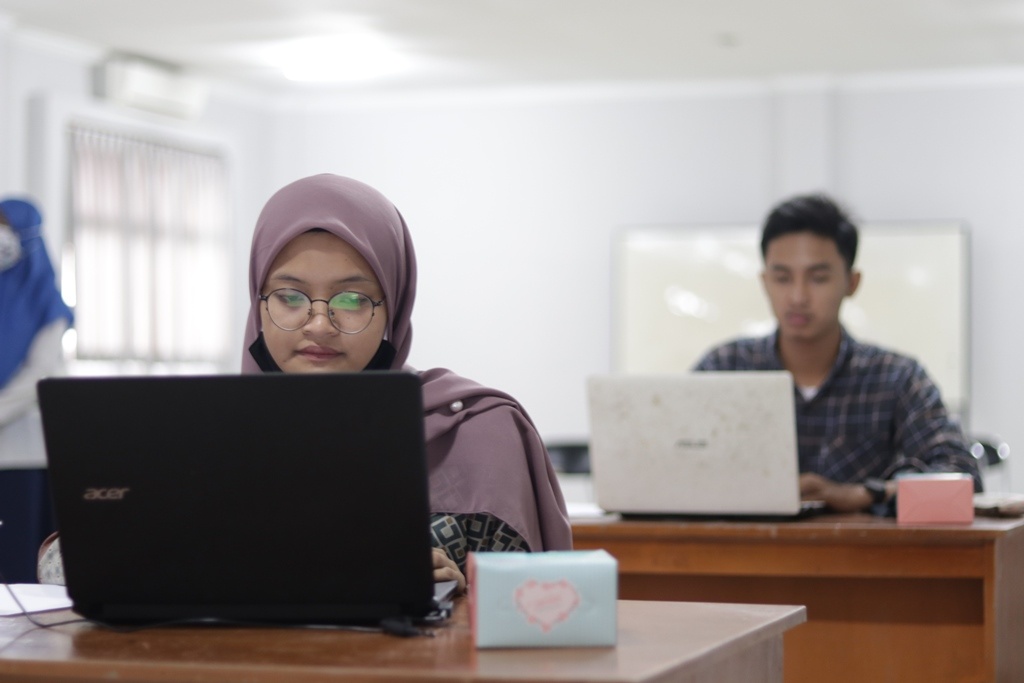 Menangi KN-MIPA Tingkat Wilayah, Wakil Rektor III Janjikan Penghargaan