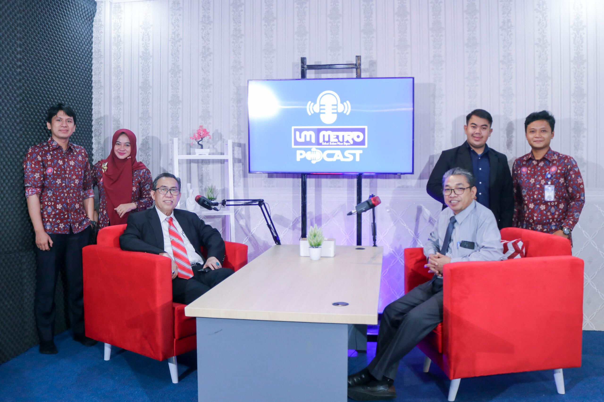 Resmikan Podcast Studio UM Metro, Prof. Edy Jadi Narasumber Perdana