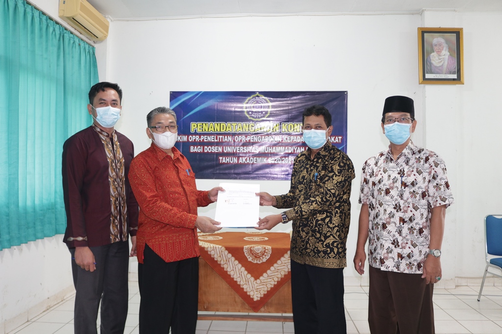 Tandatangani Kontrak OPR, UM Metro Danai 37 Judul Hibah