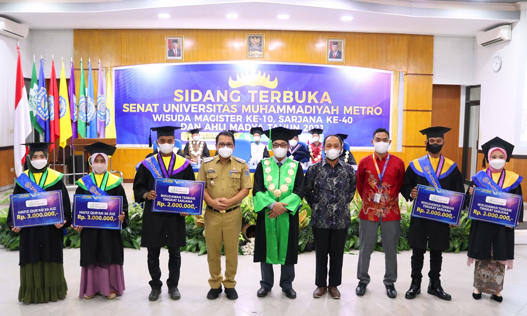 Jadi Lulusan Terbaik, 14 Wisudawan UM Metro Tahun 2021 Terima Uang Tabungan 30 Juta dari Bank Mitra