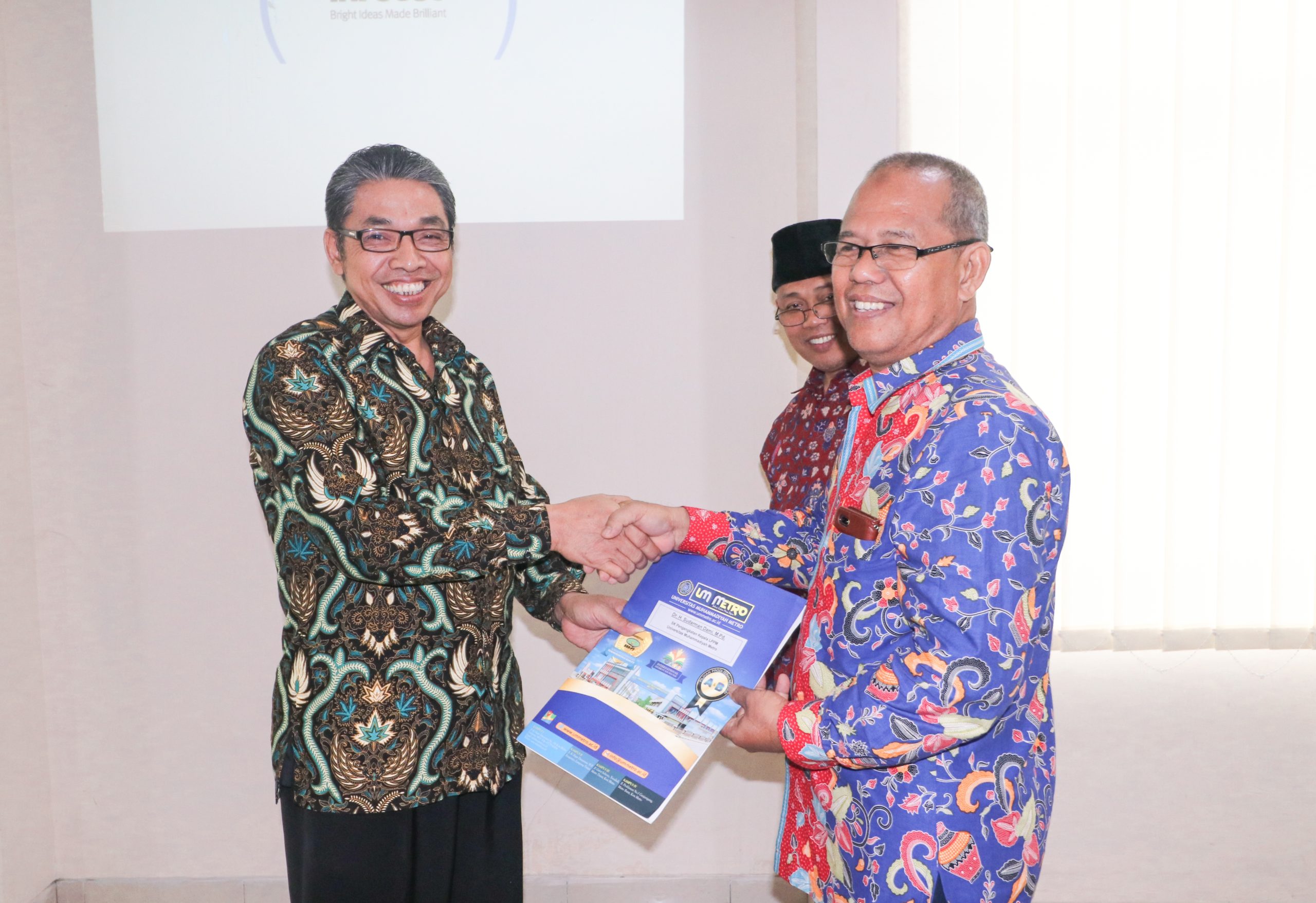 Rektor UM Metro Angkat Dr. Sudarman Dami, M.Pd. Sebagai Kepala LPPM