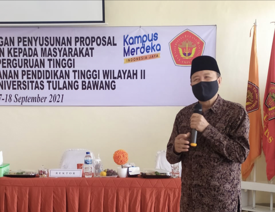 Direktur Pascasarjana UM Metro Beri Pendampingan Penyusunan Proposal Hibah Pengabdian Kepada Masyarakat