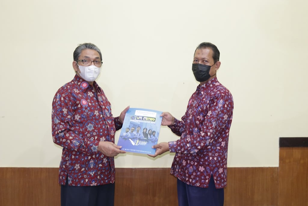 Rektor Angkat Pejabat Baru UPT. PPL dan Lab. Pendidikan Matematika