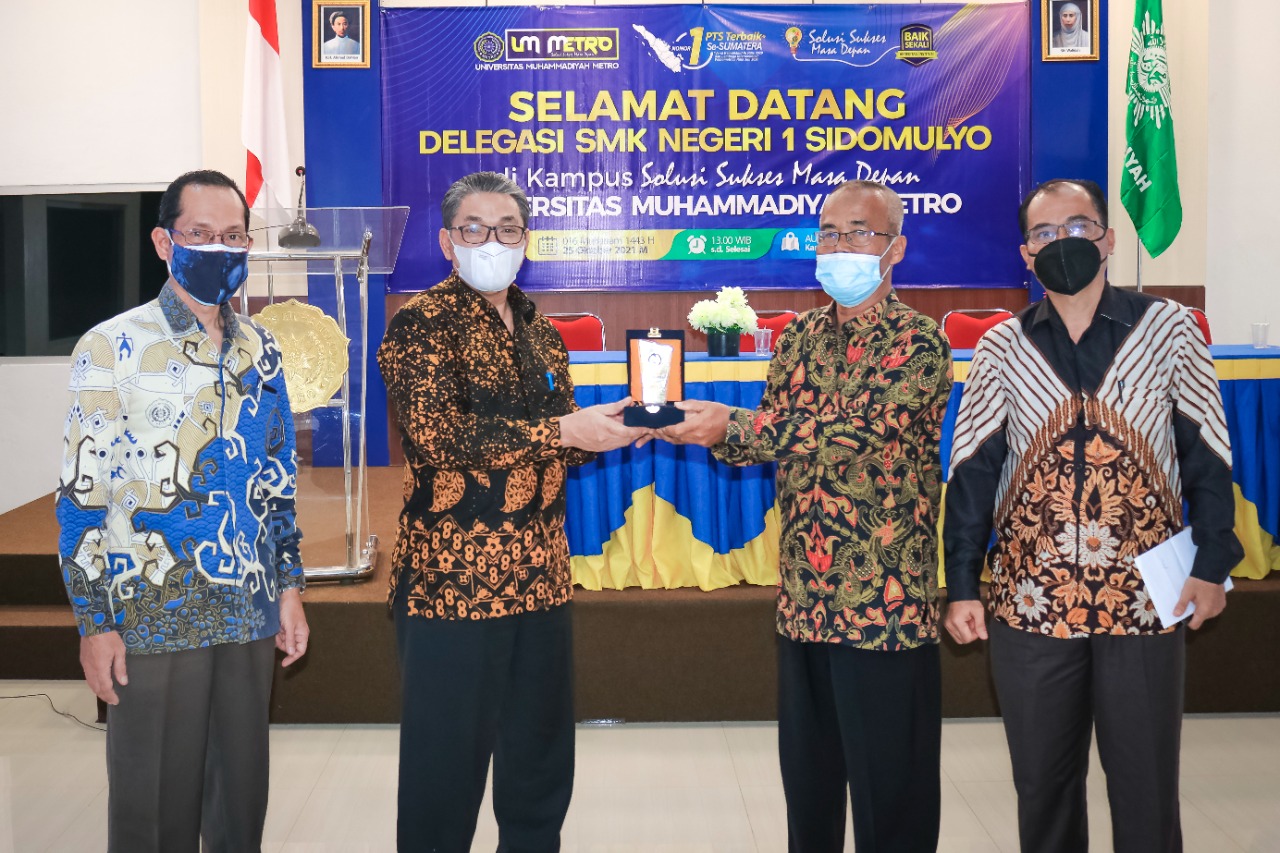 SMKN 1 Sidomulyo Lamsel Kunjungi Kampus Terbaik di Lampung