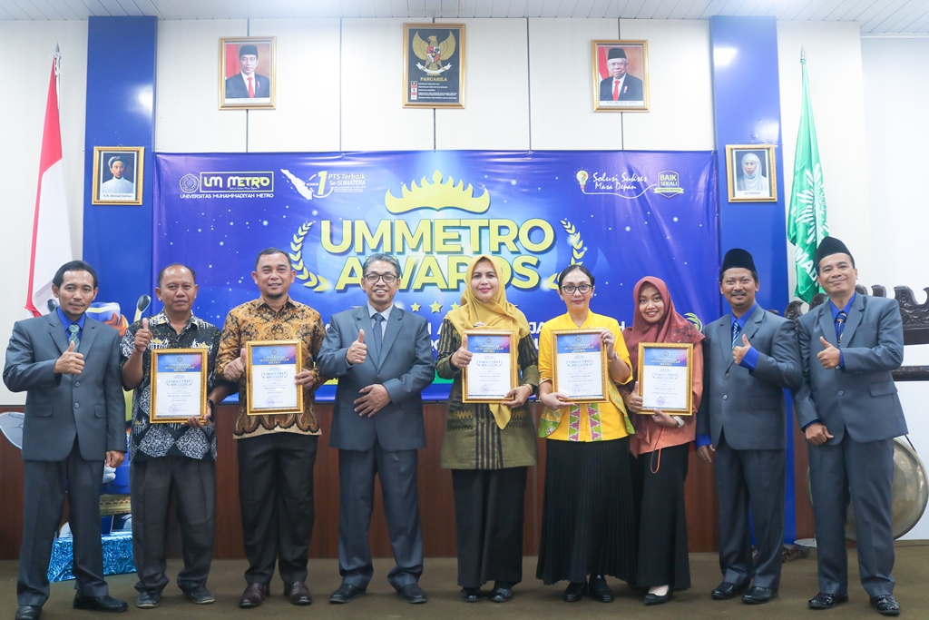 UM Metro Awards 2021 Berikan Puluhan Apresiasi Atas Kinerja Kepala SMA/SMK/MA di Provinsi Lampung