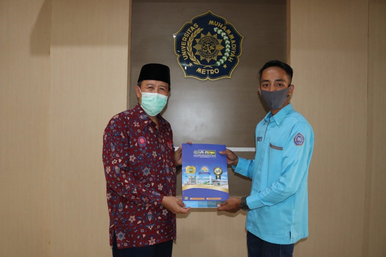 Marketing Agent FEB UM Metro Terima Beasiswa Pascasarjana