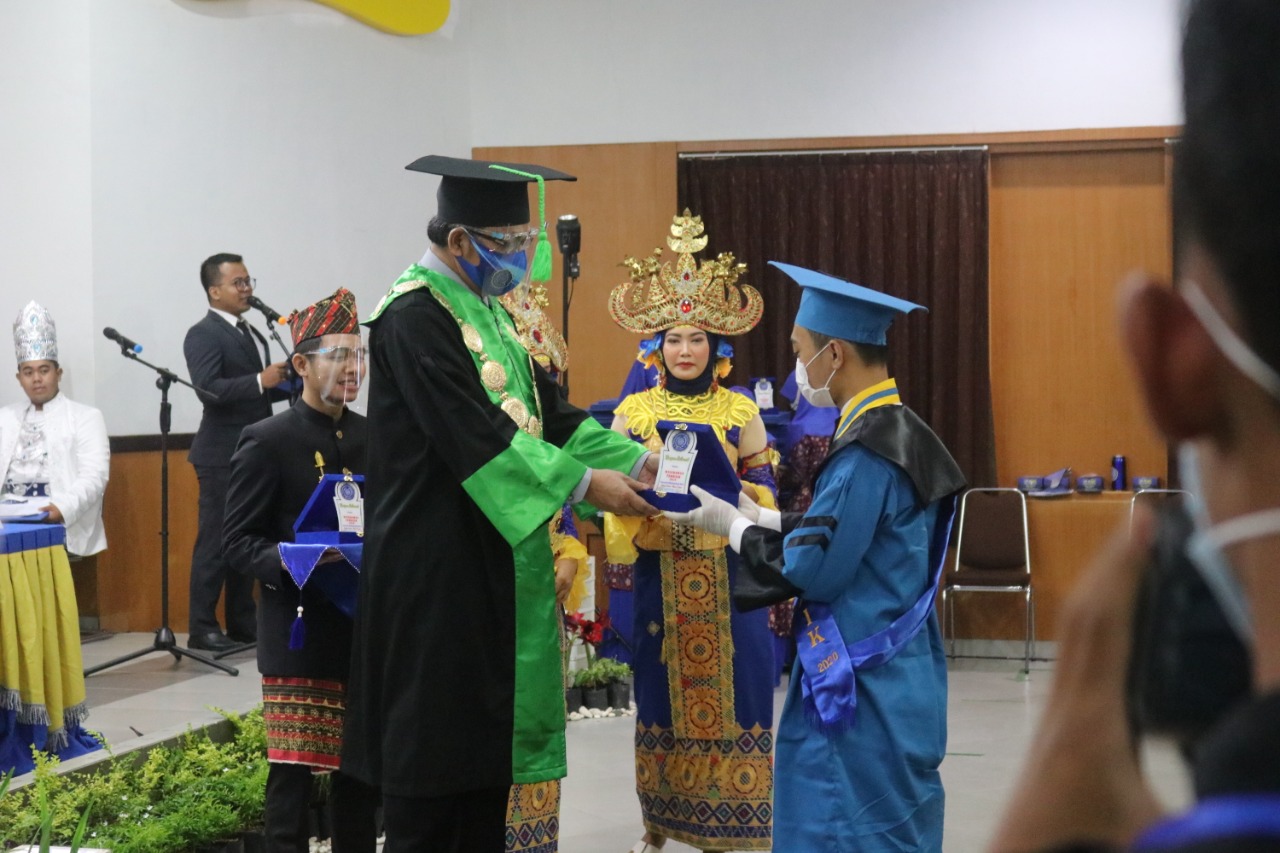 Sebanyak 957 Mahasiswa UM Metro Ikuti Wisuda Luring