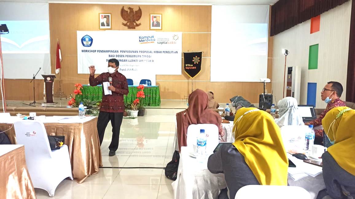 Beri Pendampingan Perdana, Dr. Achyani: Hasilkan 30 Proposal Penelitian