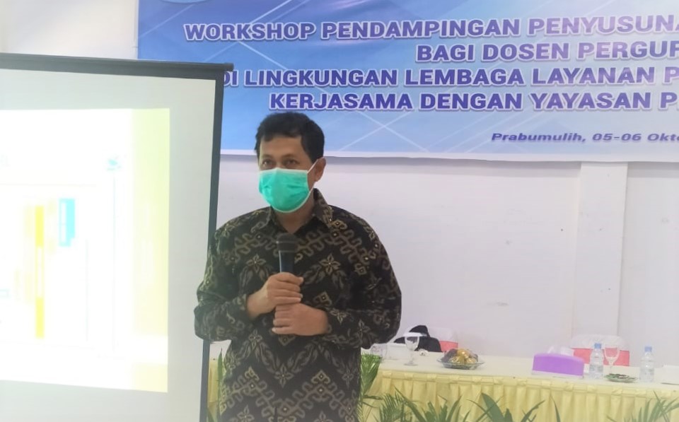 Dr. Achyani Beri Pendampingan Penyusunan Proposal Penelitian di STIE-STMIK-STIT Prabumulih