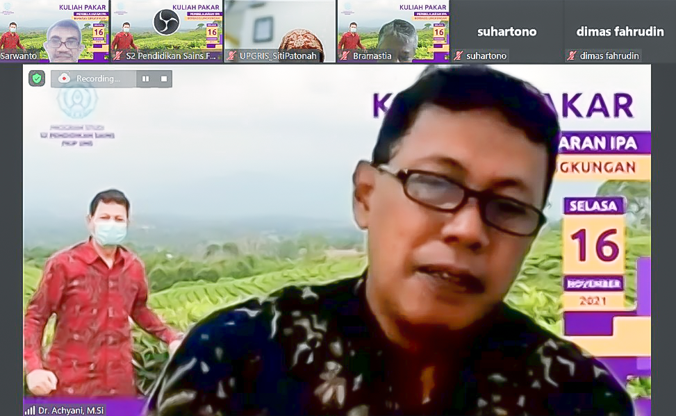 Beri Kuliah Pakar di UNS, Achyani Ajak Tumbuhkan Literasi Sains dan lingkungan dari Alam Sekitar