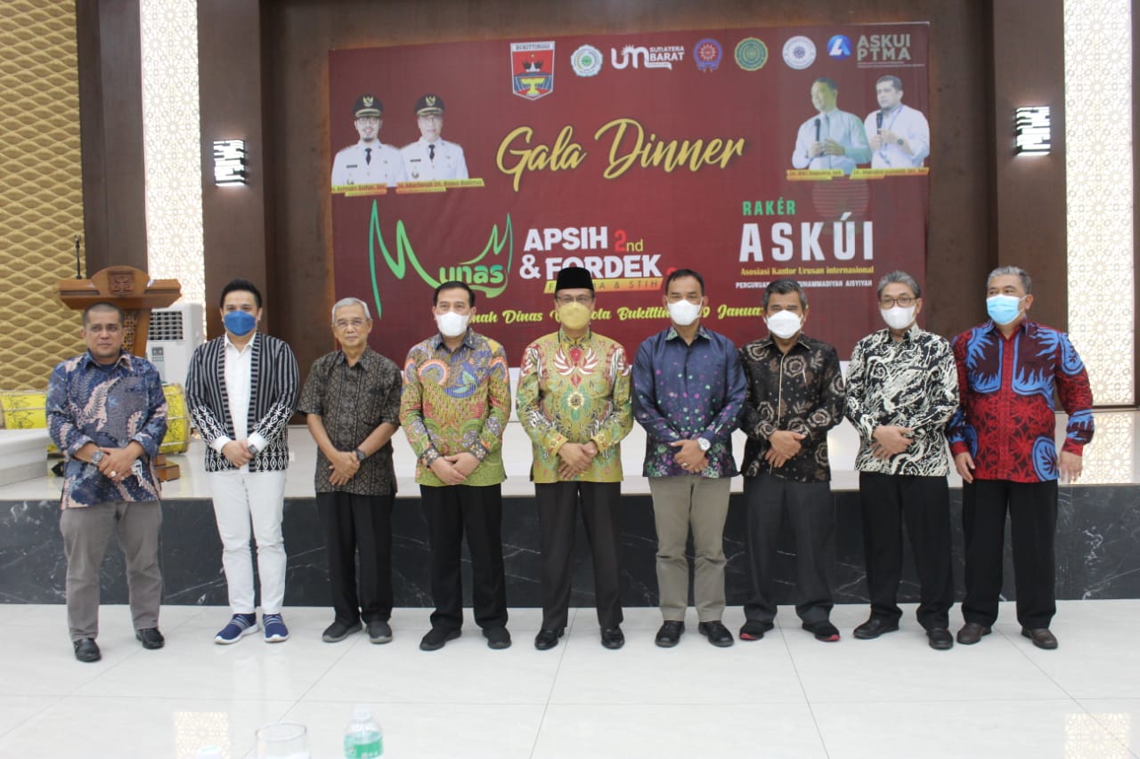 Rektor, Dekan FH dan Kepala KUI UM Metro Hadiri Forum Dekan Ilmu Hukum dan Raker Askui