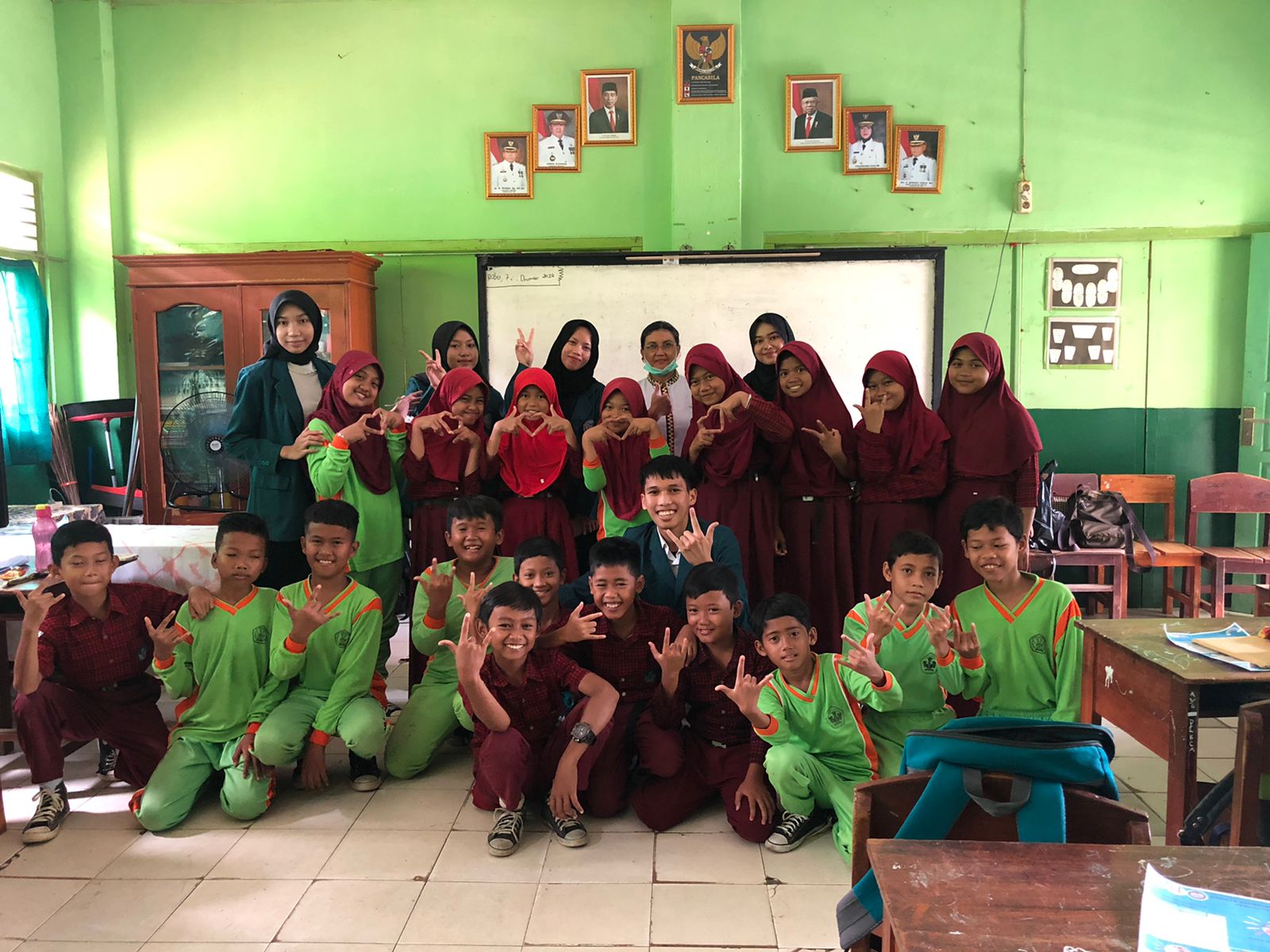 Cegah Bahaya Kecanduan Gadget bagi Kesehatan Anak, Mahasiswa UM Metro Berikan Pendekatan kepada Anak Sekolah Dasar
