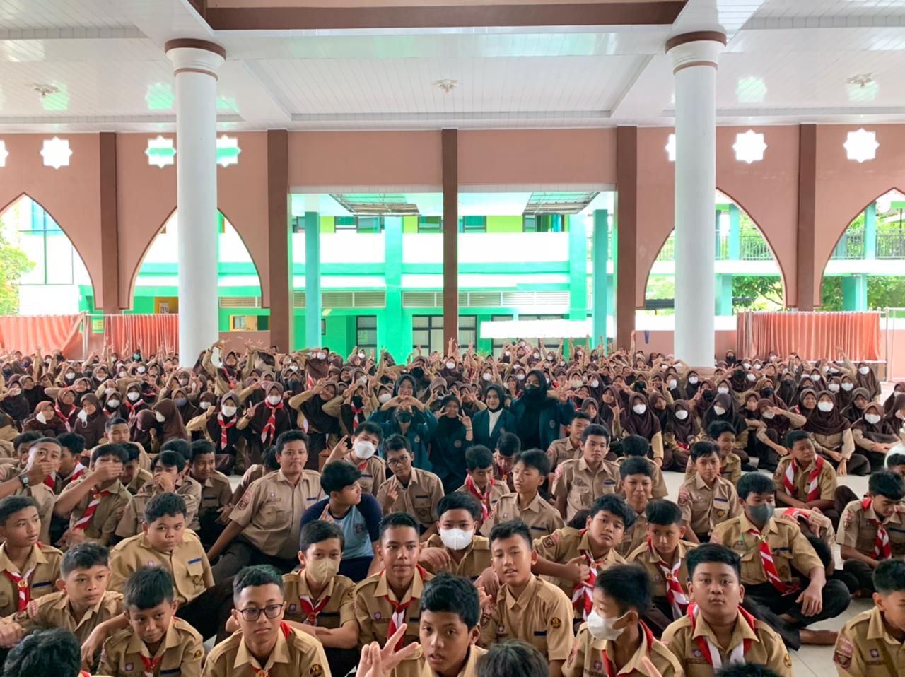 Cegah Dampak Bullying bagi Kesehatan Mental, Mahasiswa S1 ARS Beri Sosialisasi di SMPN 1 Metro