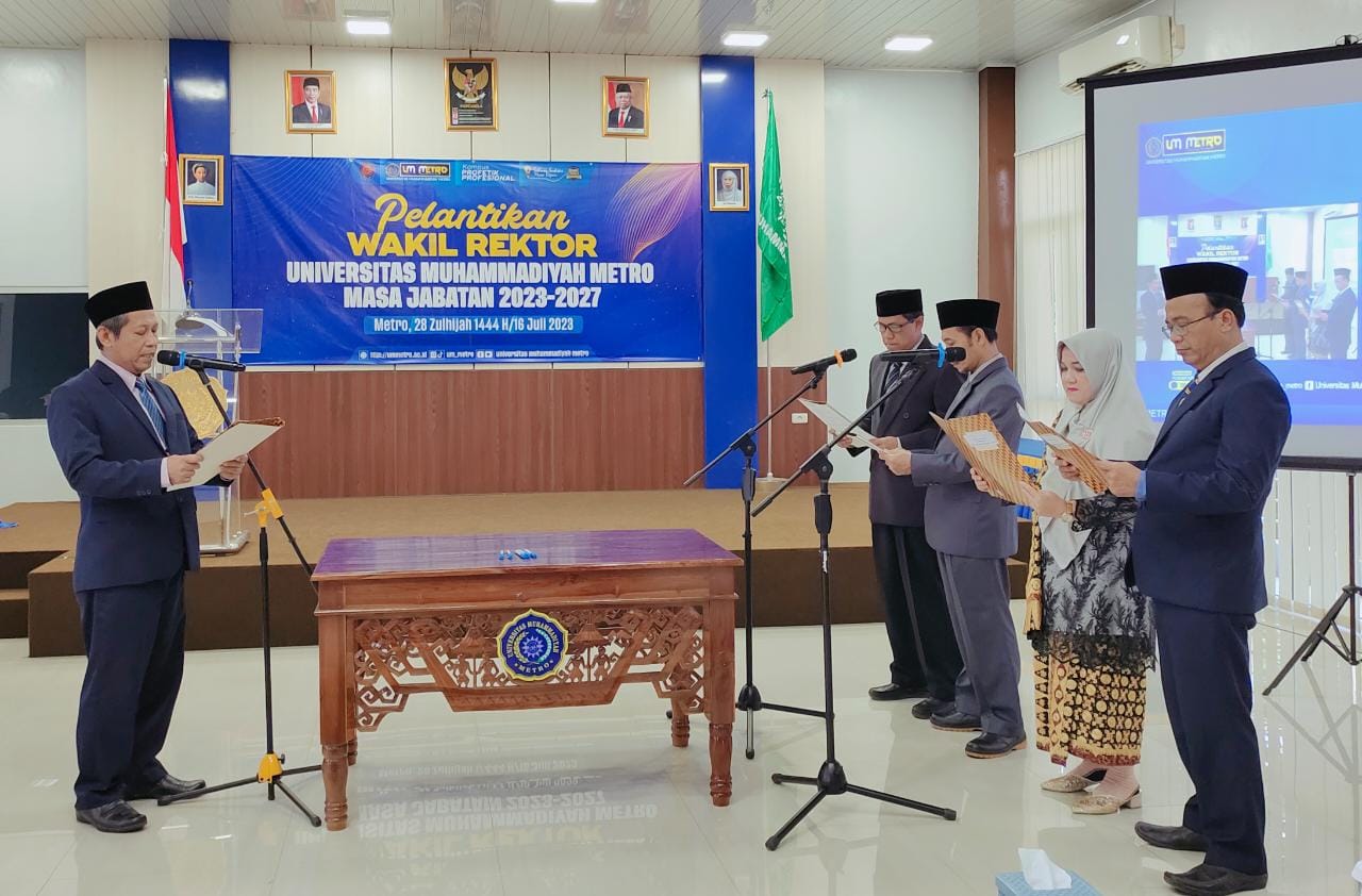Dr. Nyoto Suseno Lantik Wakil Rektor UM Metro Masa Jabatan 2023-2027