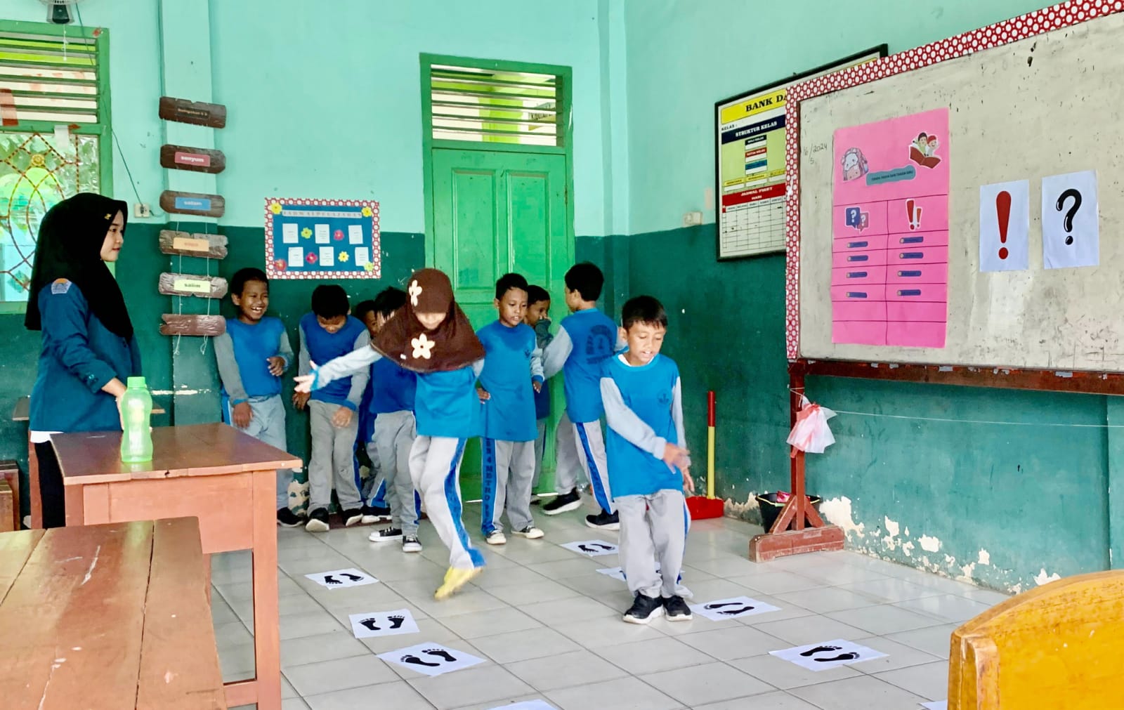 Mengikuti Kampus Mengajar 7, Intan Sari Mahasiswa Pendidikan Ekonomi UM Metro Menerapkan Media Pembelajaran Unik