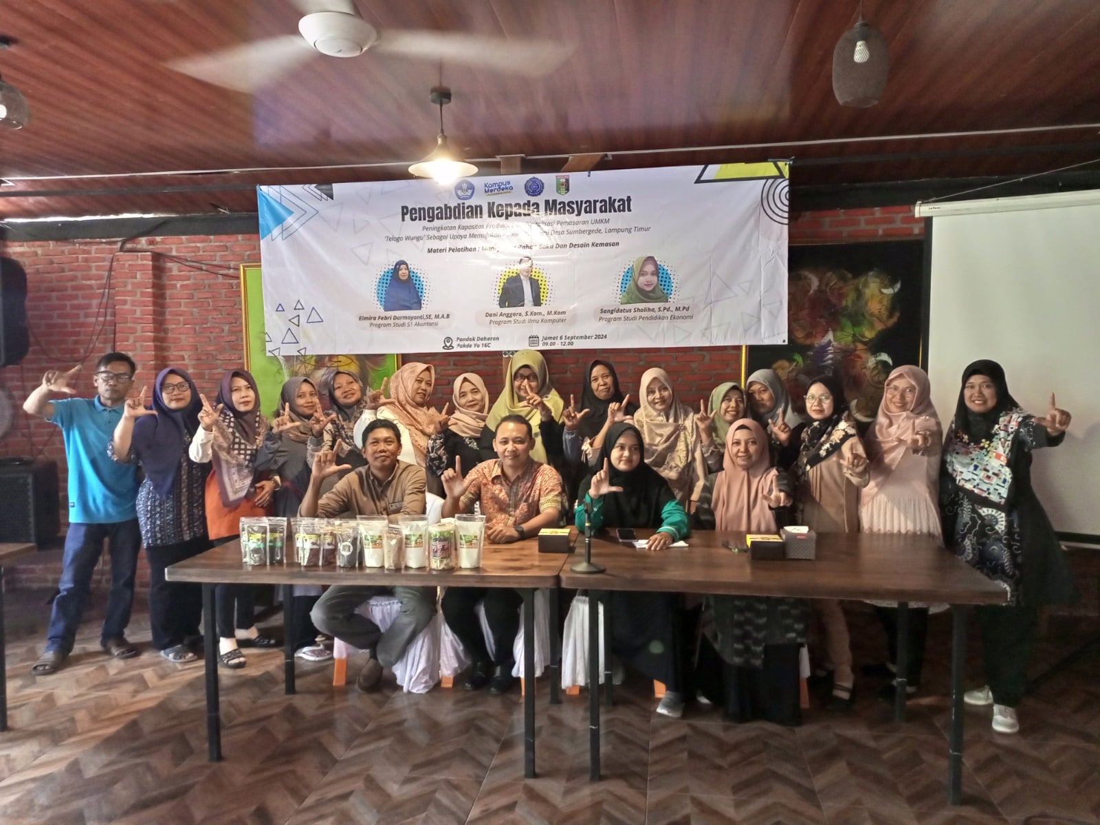 Tim PkM Dosen UM Metro Dukung Pertumbuhan Ekonomi Lokal melalui Pelatihan Produksi dan Desain Kemasan untuk UMKM Telogo Wungu