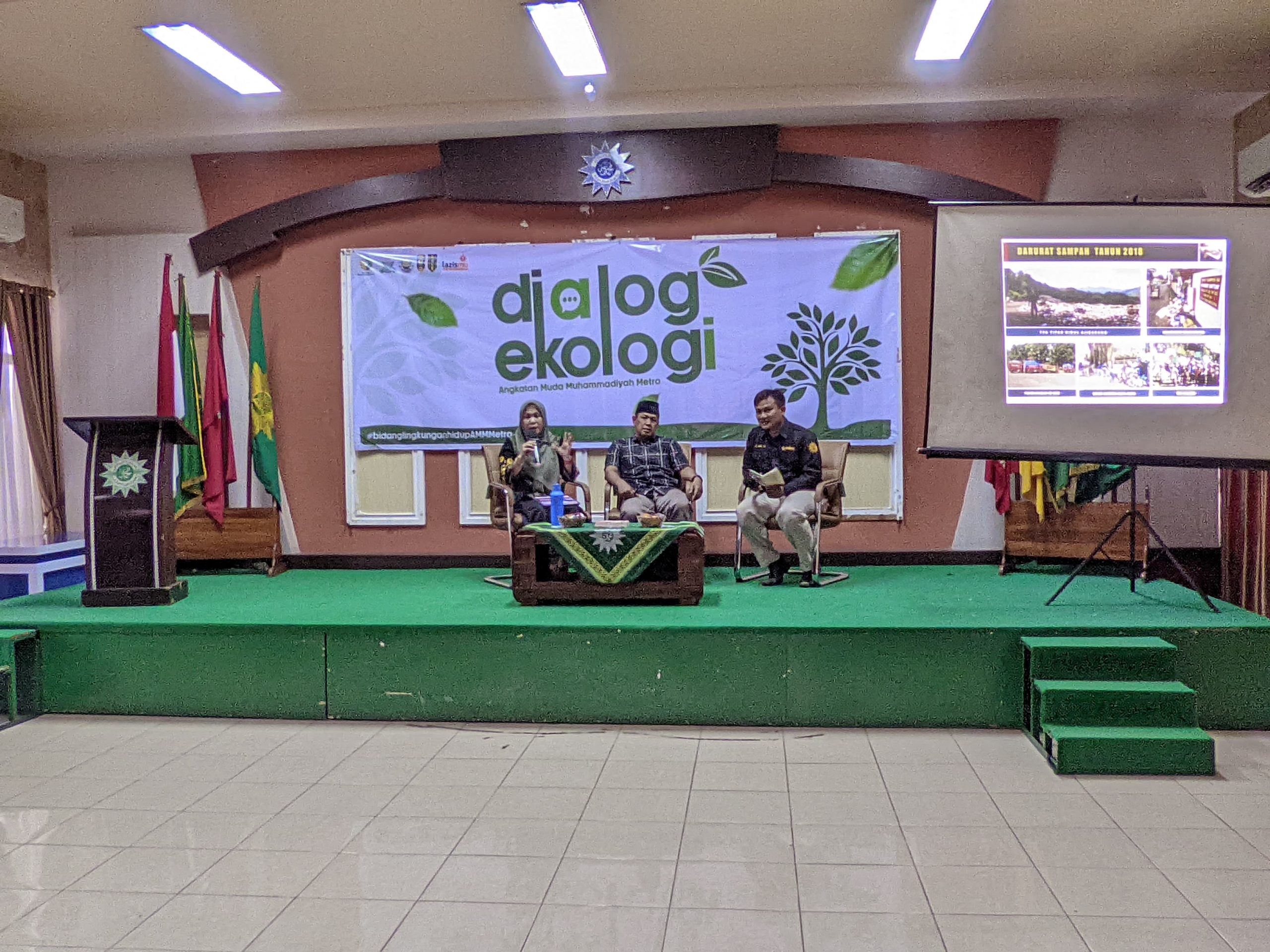 Dosen UM Metro Jadi Pemateri dalam Dialog Ekologi Angkatan Muda Muhammadiyah: “Metro Darurat Sampah, Benarkah?”