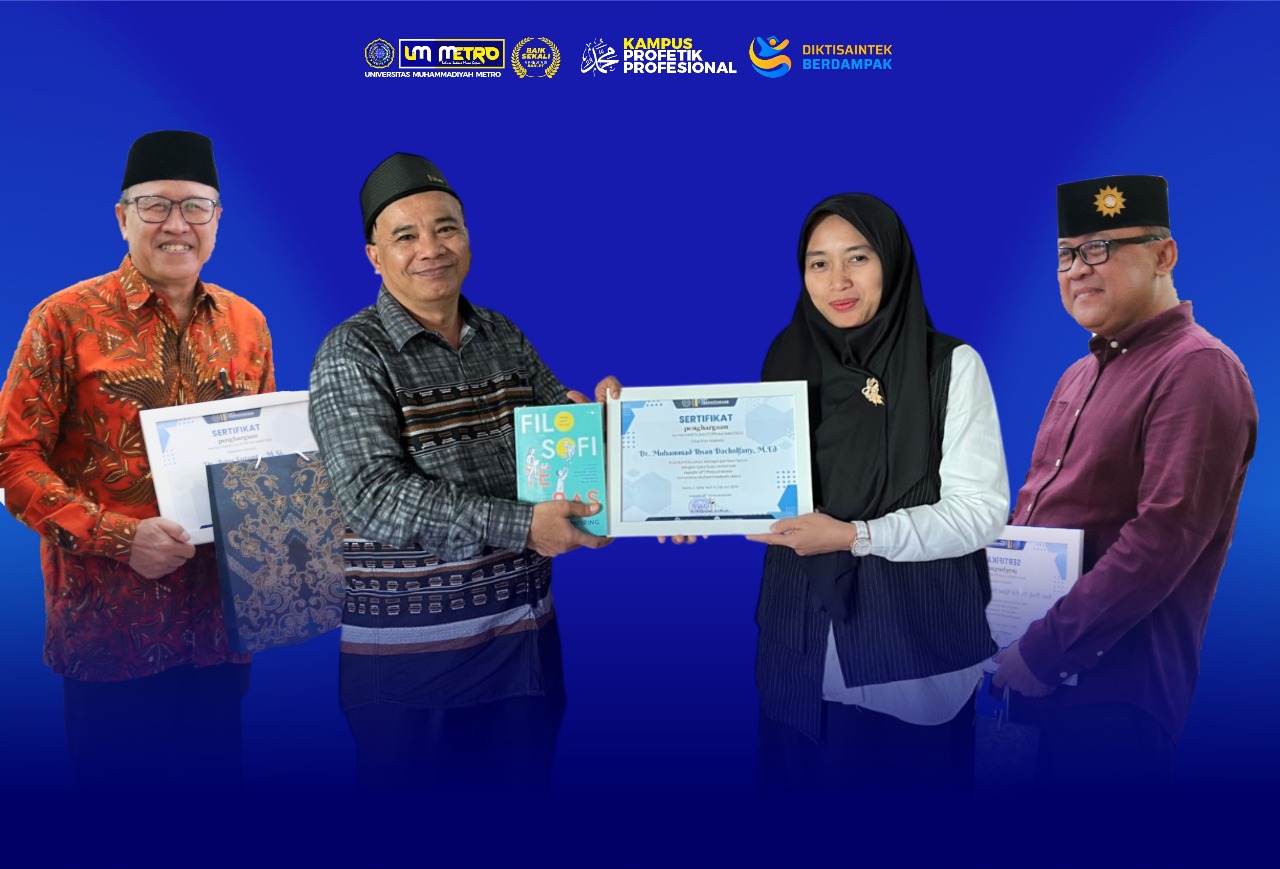 UPT Perpustakaan UM Metro Berikan Penghargaan kepada Dosen Penyumbang Buku Terbanyak T.A 2024/2025