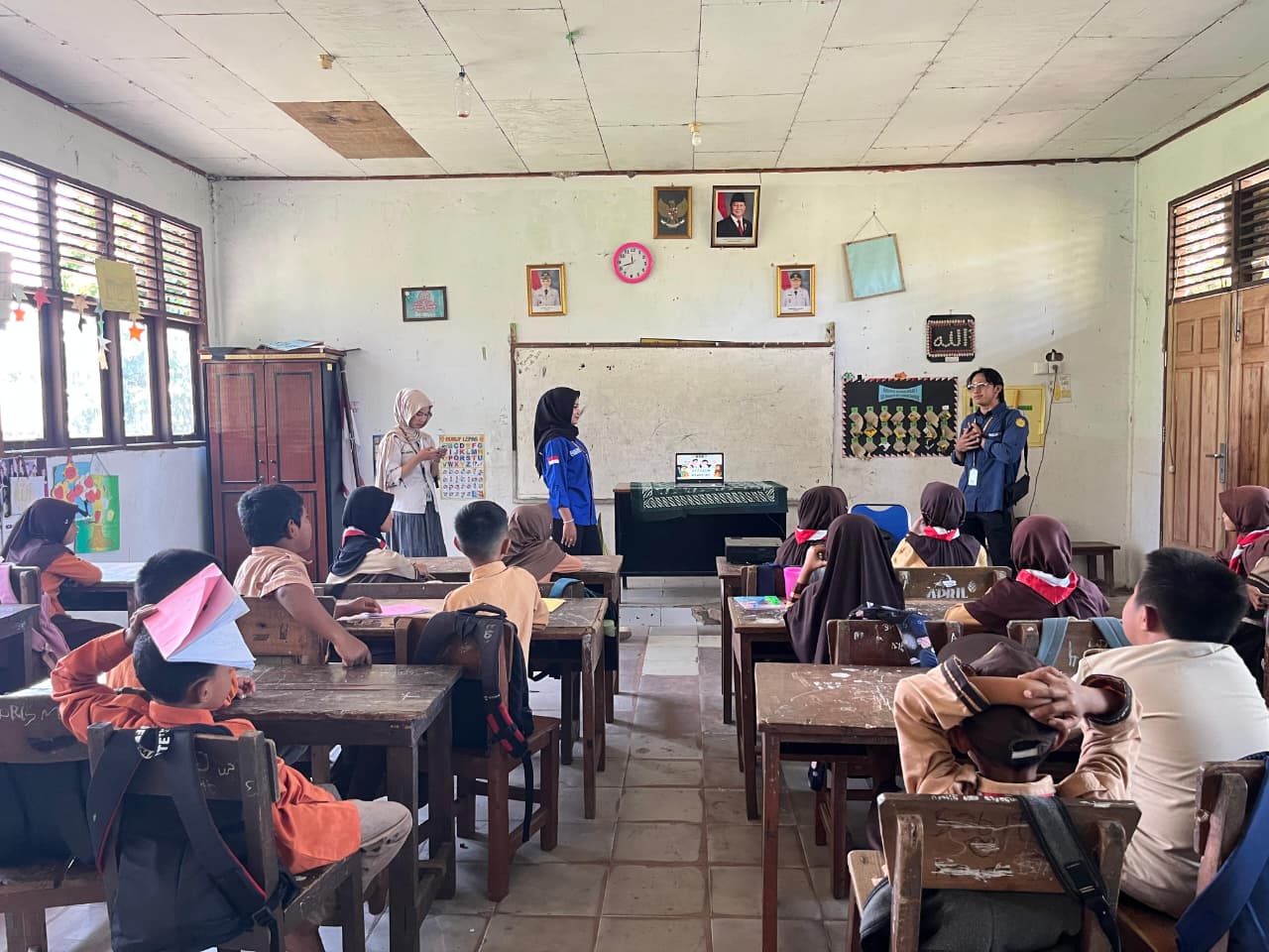 Edukasi Anti-Bullying Hingga Peduli Sampah, KKN MAs Hadir di SDN 02 Lubuk Jering