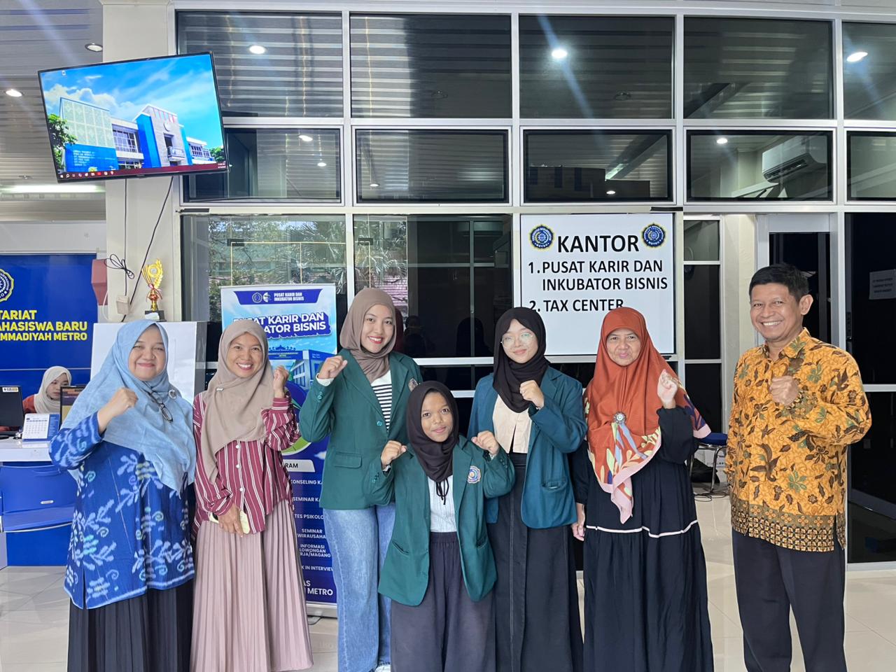 Rektor UM Metro Lepas Tiga Mahasiswa Ikuti Ajang Internasional PTMA Global and Cultural Exposure 2026 di Malaysia