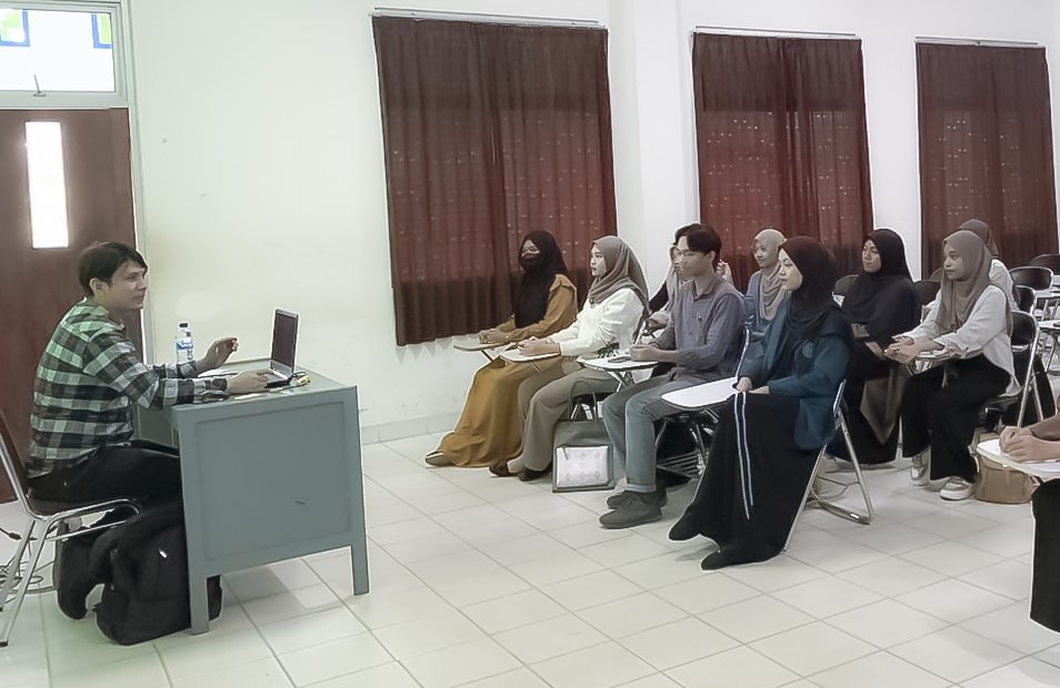 Pelatihan Jurnalistik PBI UM Metro Libatkan Mahasiswa Sulawesi-Jateng