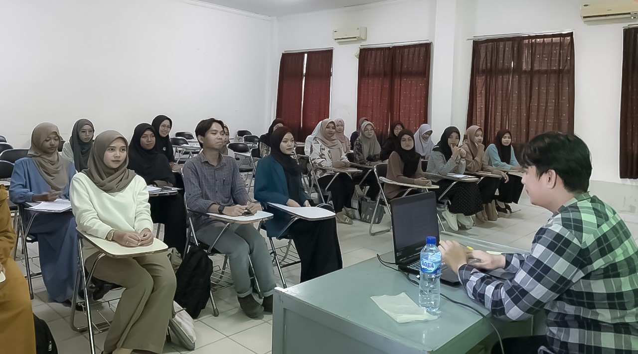 Mahasiswa PBI UM Metro Kenali Keunggulan English for Journalism Melalui Pelatihan Jurnalistik