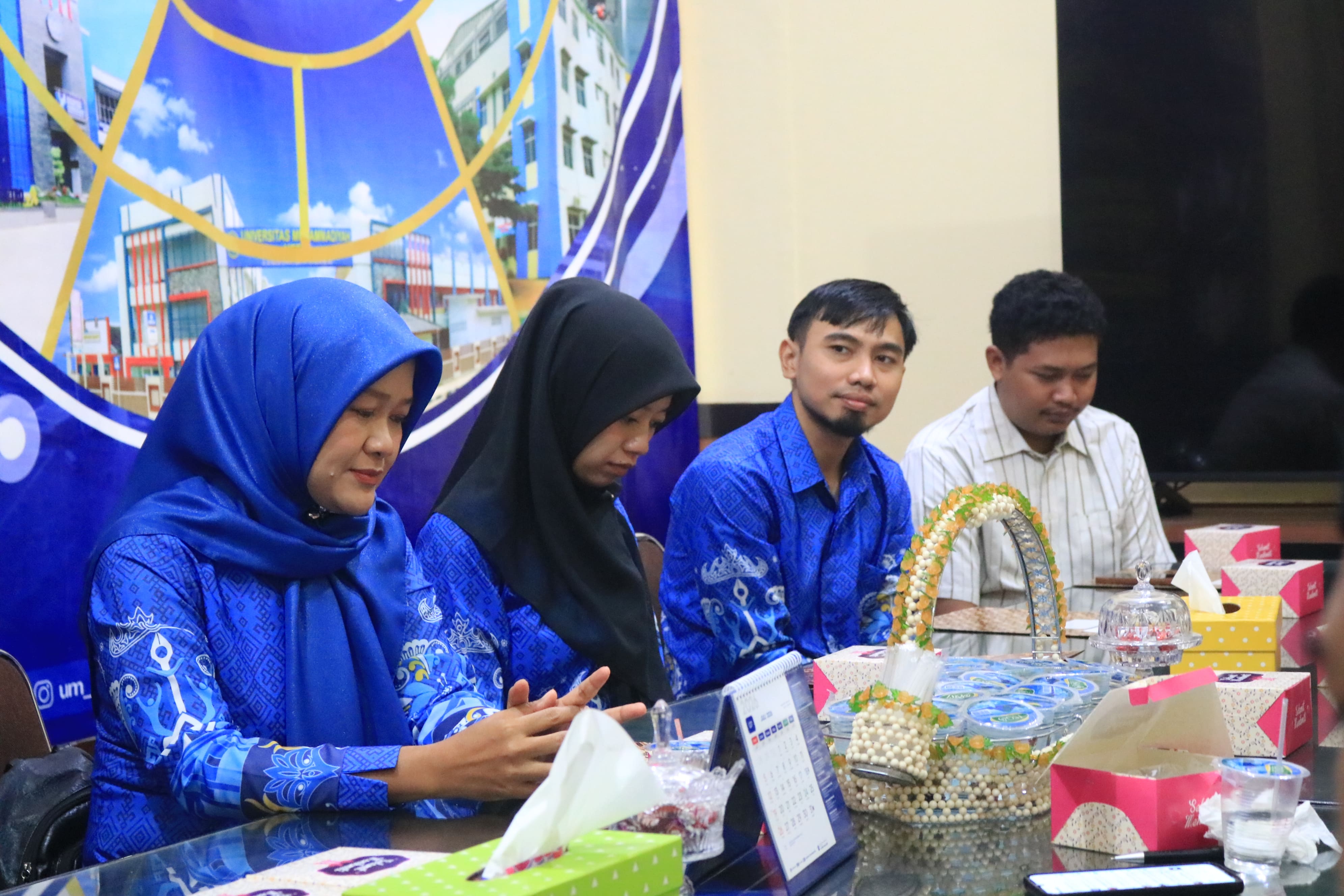 Rektor UM Metro Serahkan SK Pengangkatan kepada Dosen, Tendik, dan Tim Prodi Kedokteran Hewan
