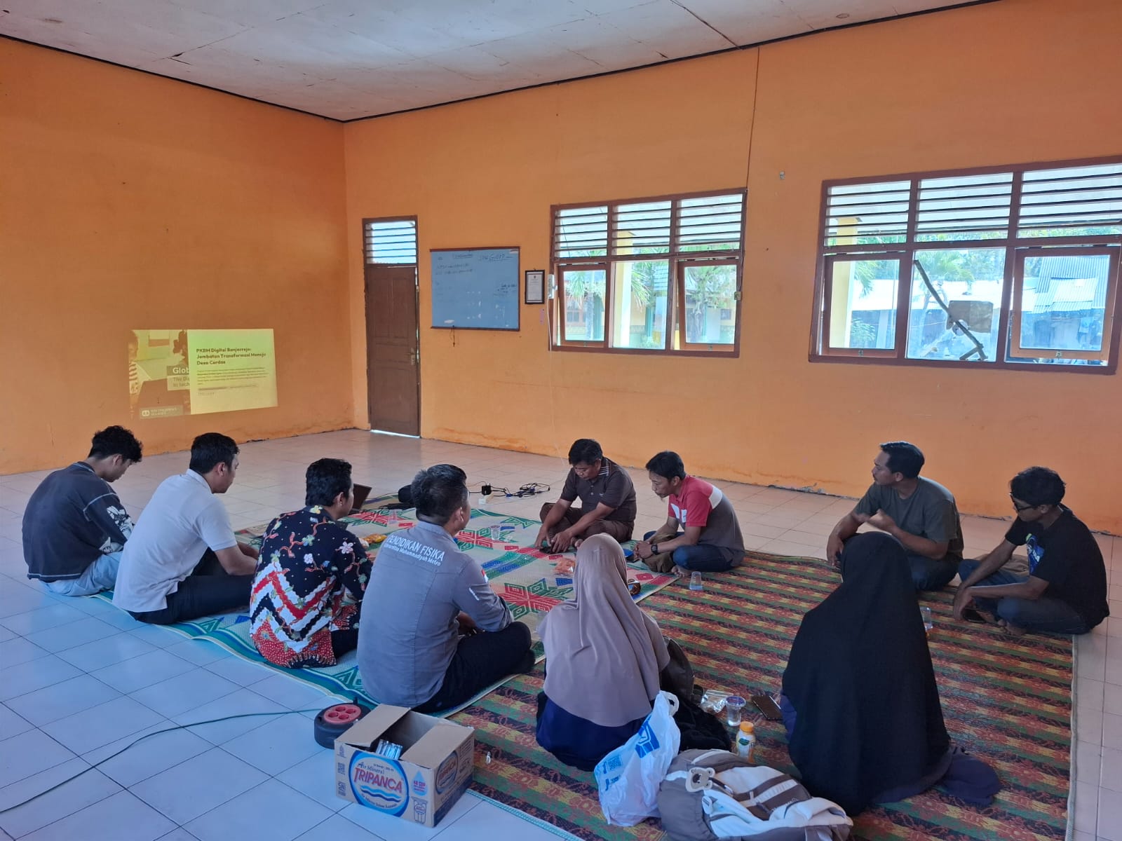 Tim PKM UM Metro Lakukan Transformasi Pemuda Banjarrejo melalui Pembentukan PKBM Terintegrasi Layanan Desa Digital