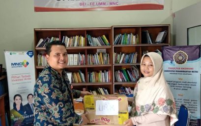 Galeri Investsi FEB UM Metro Terima 44 Buku dari BEI Perwakilan Lampung