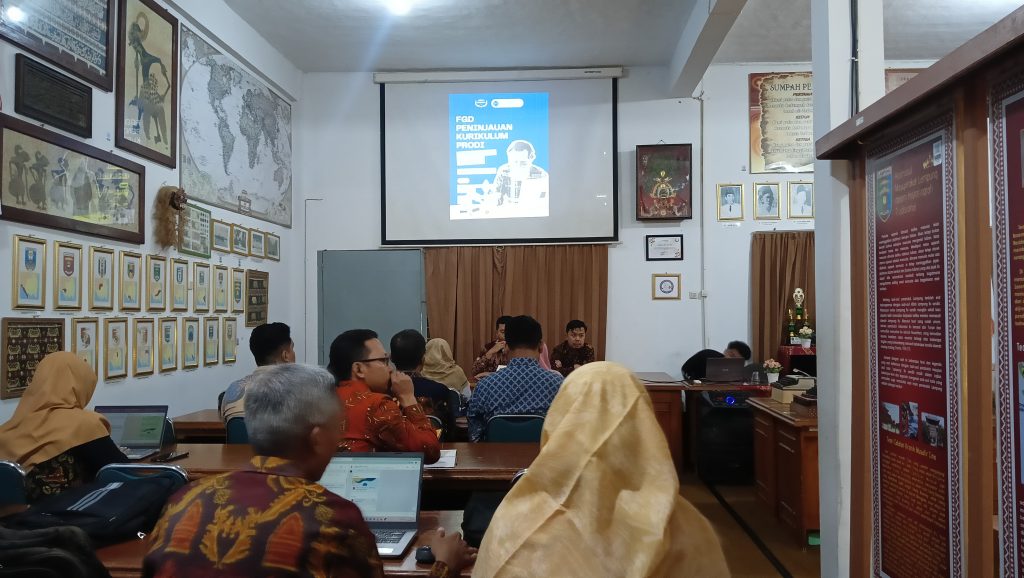 FGD Peninjauan Kurikulum Pendidikan Sejarah UM Metro Tahun 2025: Libatkan Stakeholder untuk Kurikulum yang Relevan dan Responsif